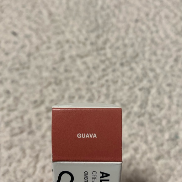 Cream eyeshadow - Picture 3 of 3